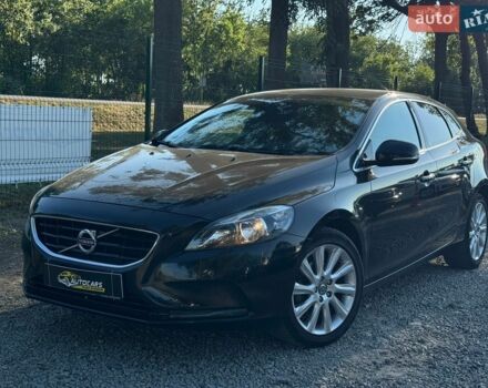 Чорний Вольво V40, об'ємом двигуна 1.6 л та пробігом 211 тис. км за 9800 $, фото 1 на Automoto.ua