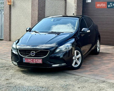 Чорний Вольво V40, об'ємом двигуна 1.6 л та пробігом 230 тис. км за 10999 $, фото 1 на Automoto.ua