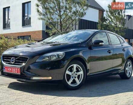 Чорний Вольво V40, об'ємом двигуна 1.6 л та пробігом 244 тис. км за 10700 $, фото 1 на Automoto.ua