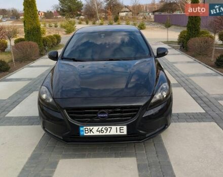 Черный Вольво В40, объемом двигателя 1.98 л и пробегом 219 тыс. км за 10800 $, фото 1 на Automoto.ua