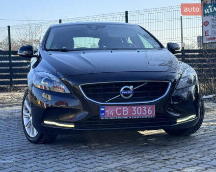 Черный Вольво В40, объемом двигателя 1.6 л и пробегом 212 тыс. км за 10599 $, фото 1 на Automoto.ua