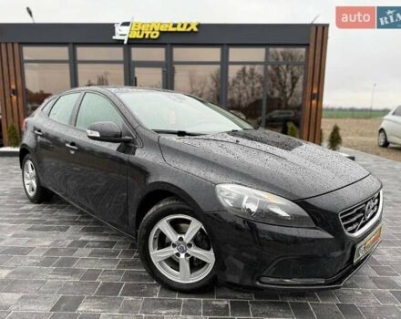 Чорний Вольво V40, об'ємом двигуна 1.56 л та пробігом 207 тис. км за 10599 $, фото 1 на Automoto.ua