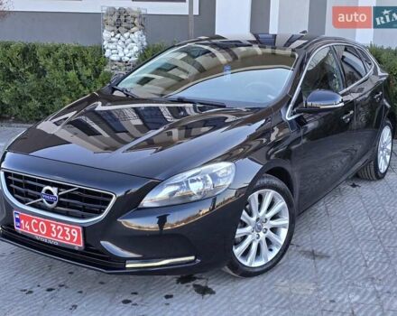 Чорний Вольво V40, об'ємом двигуна 1.56 л та пробігом 262 тис. км за 11199 $, фото 1 на Automoto.ua