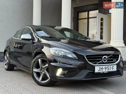 Чорний Вольво V40, об'ємом двигуна 1.56 л та пробігом 217 тис. км за 11250 $, фото 1 на Automoto.ua
