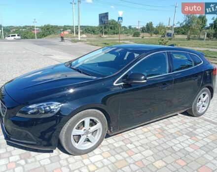Чорний Вольво V40, об'ємом двигуна 1.6 л та пробігом 255 тис. км за 10800 $, фото 1 на Automoto.ua