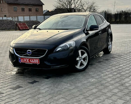 Черный Вольво В40, объемом двигателя 1.6 л и пробегом 234 тыс. км за 10800 $, фото 1 на Automoto.ua