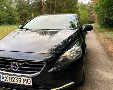 Чорний Вольво V40, об'ємом двигуна 1.56 л та пробігом 274 тис. км за 10200 $, фото 1 на Automoto.ua