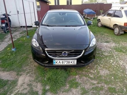Вольво V40 2015 у Броварах на Automoto.ua Чорний Вольво V40, об'ємом двигуна 2 л та пробігом 245 тис. км за 9500 $, фото 1 на Automoto.ua