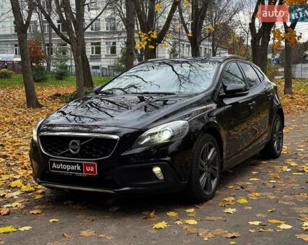 Вольво V40 2015 у Києві на Automoto.ua Чорний Вольво V40, об'ємом двигуна 2 л та пробігом 265 тис. км за 15490 $, фото 1 на Automoto.ua
