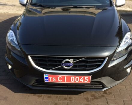Чорний Вольво V40, об'ємом двигуна 2 л та пробігом 163 тис. км за 13300 $, фото 1 на Automoto.ua