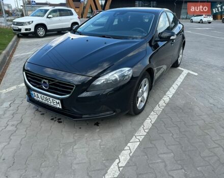 Чорний Вольво V40, об'ємом двигуна 2 л та пробігом 230 тис. км за 12950 $, фото 1 на Automoto.ua