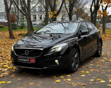 Вольво V40 2015 у Києві на Automoto.ua Чорний Вольво V40, об'ємом двигуна 2 л та пробігом 265 тис. км за 15490 $, фото 1 на Automoto.ua