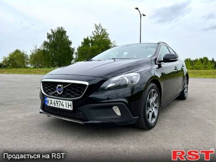 Вольво V40 2016 у Києві на Automoto.ua Чорний Вольво V40, об'ємом двигуна 2 л та пробігом 98 тис. км за 16300 $, фото 1 на Automoto.ua
