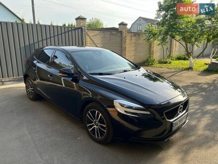 Чорний Вольво V40, об'ємом двигуна 1.97 л та пробігом 110 тис. км за 15700 $, фото 1 на Automoto.ua