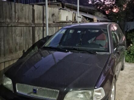 Вольво В40 2000 в Краматорске на Automoto.ua Фиолетовый Вольво В40, объемом двигателя 1.9 л и пробегом 340 тыс. км за 2301 $, фото 1 на Automoto.ua