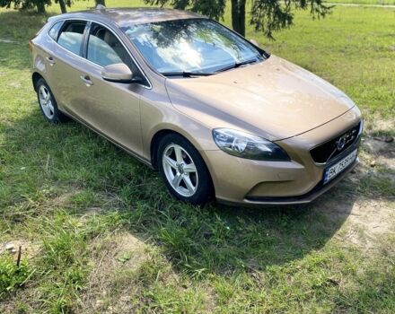 Коричневий Вольво V40, об'ємом двигуна 2 л та пробігом 305 тис. км за 10000 $, фото 4 на Automoto.ua