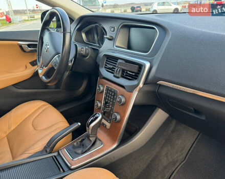 Коричневый Вольво В40, объемом двигателя 1.97 л и пробегом 85 тыс. км за 15999 $, фото 13 на Automoto.ua