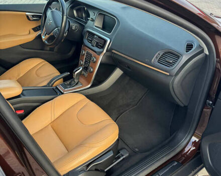 Коричневый Вольво В40, объемом двигателя 1.97 л и пробегом 85 тыс. км за 15999 $, фото 11 на Automoto.ua