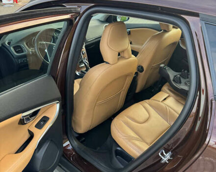 Коричневый Вольво В40, объемом двигателя 1.97 л и пробегом 85 тыс. км за 15999 $, фото 8 на Automoto.ua