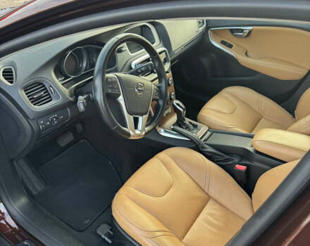 Коричневый Вольво В40, объемом двигателя 1.97 л и пробегом 85 тыс. км за 15999 $, фото 6 на Automoto.ua