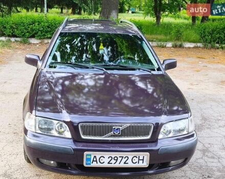 Коричневый Вольво В40, объемом двигателя 2 л и пробегом 388 тыс. км за 3100 $, фото 1 на Automoto.ua