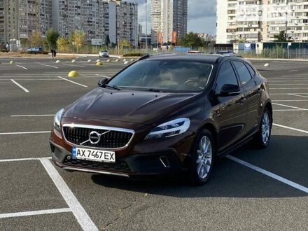 Вольво V40 2016 у Києві на Automoto.ua Коричневий Вольво V40, об'ємом двигуна 1.97 л та пробігом 30 тис. км за 25200 $, фото 1 на Automoto.ua