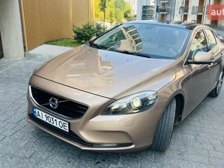 Коричневий Вольво V40, об'ємом двигуна 2 л та пробігом 148 тис. км за 15800 $, фото 1 на Automoto.ua