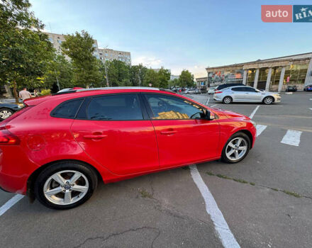 Красный Вольво В40, объемом двигателя 1.56 л и пробегом 236 тыс. км за 9000 $, фото 6 на Automoto.ua