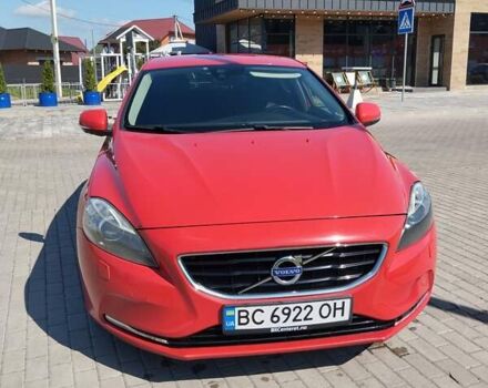 Червоний Вольво V40, об'ємом двигуна 2 л та пробігом 330 тис. км за 9500 $, фото 1 на Automoto.ua