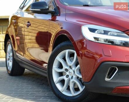 Червоний Вольво V40, об'ємом двигуна 1.97 л та пробігом 59 тис. км за 18900 $, фото 3 на Automoto.ua