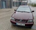 Красный Вольво В40, объемом двигателя 1.7 л и пробегом 230 тыс. км за 3250 $, фото 2 на Automoto.ua