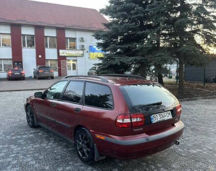 Красный Вольво В40, объемом двигателя 1.78 л и пробегом 250 тыс. км за 2650 $, фото 5 на Automoto.ua