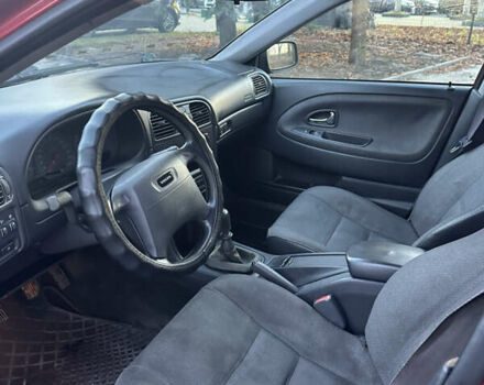 Красный Вольво В40, объемом двигателя 1.78 л и пробегом 250 тыс. км за 2650 $, фото 6 на Automoto.ua