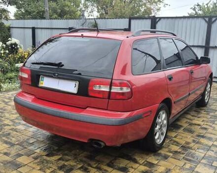 Червоний Вольво V40, об'ємом двигуна 1.95 л та пробігом 220 тис. км за 3900 $, фото 3 на Automoto.ua