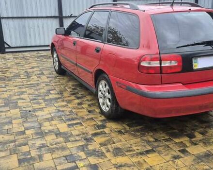 Червоний Вольво V40, об'ємом двигуна 1.95 л та пробігом 220 тис. км за 3900 $, фото 1 на Automoto.ua
