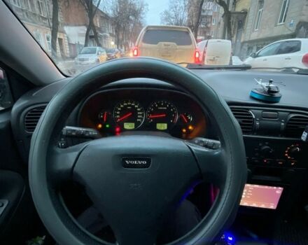 Червоний Вольво V40, об'ємом двигуна 1.8 л та пробігом 400 тис. км за 1600 $, фото 1 на Automoto.ua