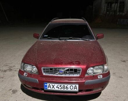Красный Вольво В40, объемом двигателя 1.8 л и пробегом 400 тыс. км за 1800 $, фото 1 на Automoto.ua