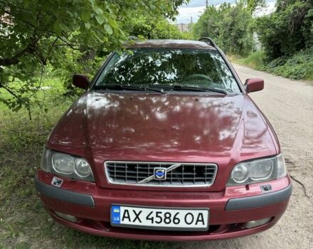 Красный Вольво В40, объемом двигателя 1.8 л и пробегом 408 тыс. км за 1900 $, фото 1 на Automoto.ua