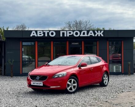 Красный Вольво В40, объемом двигателя 0 л и пробегом 200 тыс. км за 8500 $, фото 1 на Automoto.ua