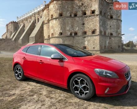 Червоний Вольво V40, об'ємом двигуна 1.98 л та пробігом 300 тис. км за 12700 $, фото 1 на Automoto.ua