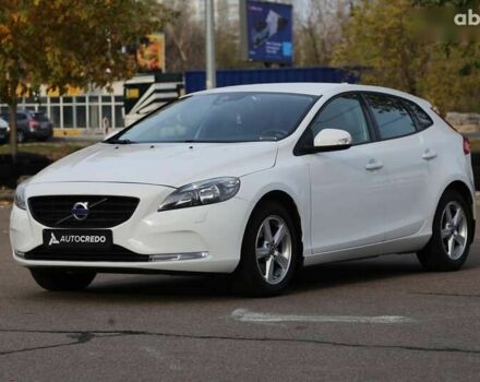 Вольво В40, объемом двигателя 1.6 л и пробегом 144 тыс. км за 11900 $, фото 2 на Automoto.ua