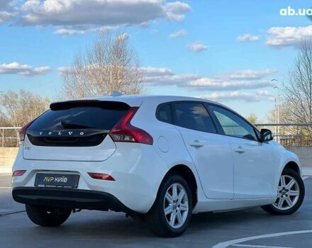 Вольво В40, объемом двигателя 1.6 л и пробегом 307 тыс. км за 8900 $, фото 13 на Automoto.ua