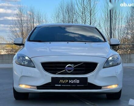 Вольво В40, объемом двигателя 1.6 л и пробегом 307 тыс. км за 8900 $, фото 1 на Automoto.ua