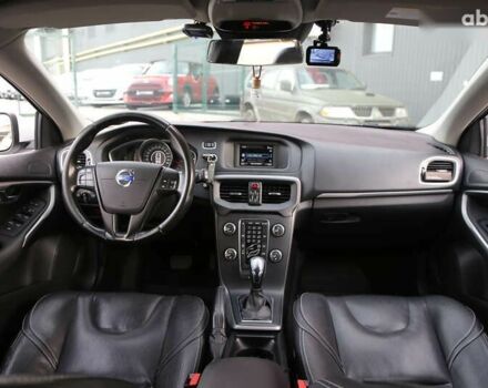 Вольво В40, объемом двигателя 1.6 л и пробегом 144 тыс. км за 11900 $, фото 13 на Automoto.ua