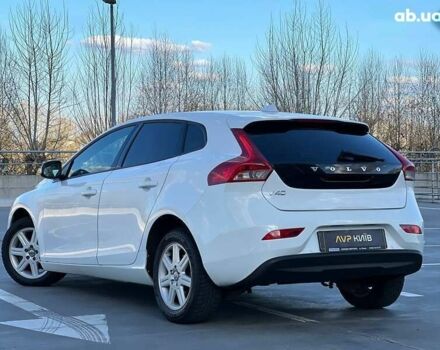 Вольво В40, объемом двигателя 1.6 л и пробегом 307 тыс. км за 8900 $, фото 10 на Automoto.ua