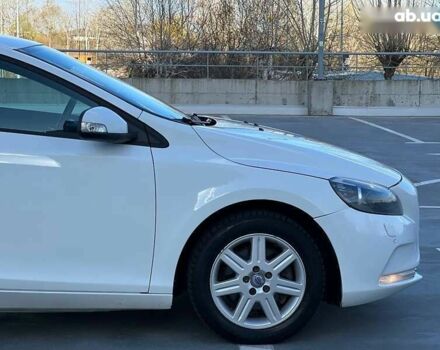 Вольво В40, объемом двигателя 1.6 л и пробегом 307 тыс. км за 8900 $, фото 15 на Automoto.ua