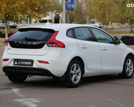 Вольво В40, объемом двигателя 1.6 л и пробегом 144 тыс. км за 11900 $, фото 6 на Automoto.ua