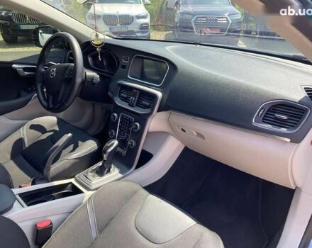 Вольво В40, объемом двигателя 1.6 л и пробегом 97 тыс. км за 13300 $, фото 8 на Automoto.ua