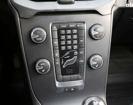 Вольво В40, объемом двигателя 1.6 л и пробегом 144 тыс. км за 11900 $, фото 18 на Automoto.ua