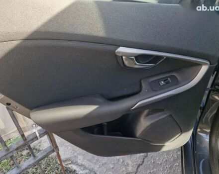 Вольво В40, объемом двигателя 1.6 л и пробегом 142 тыс. км за 12699 $, фото 13 на Automoto.ua